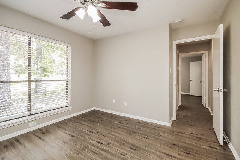 2,155/Mo, 18 Laguna Rd Montgomery, TX 77356 Bedroom View
