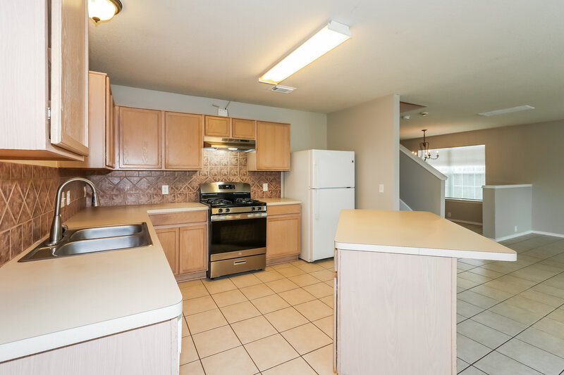 2,275/Mo, 10111 Antelope Aly Missouri City, TX 77459 Kitchen View 2