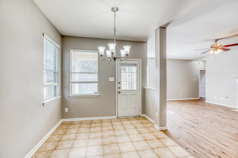 2,005/Mo, 11402 English Rose Trl Missouri City, TX 77459 Breakfast Nook View