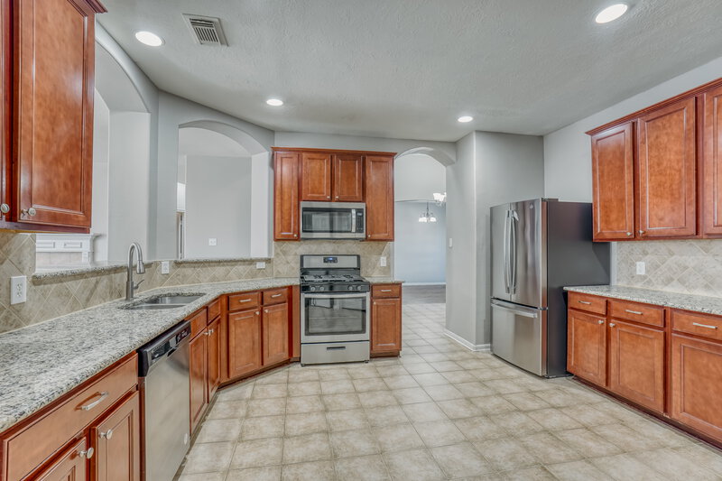 2,005/Mo, 11402 English Rose Trl Missouri City, TX 77459 Kitchen View
