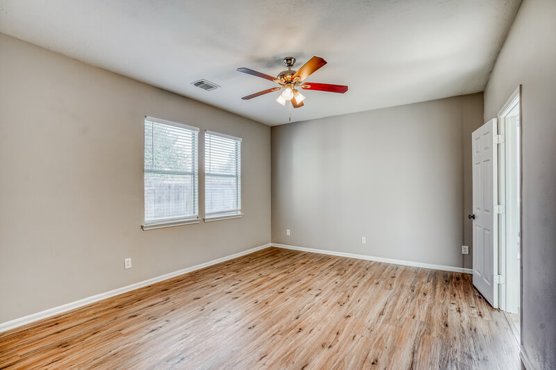 2,005/Mo, 11402 English Rose Trl Missouri City, TX 77459 Main Bedroom View