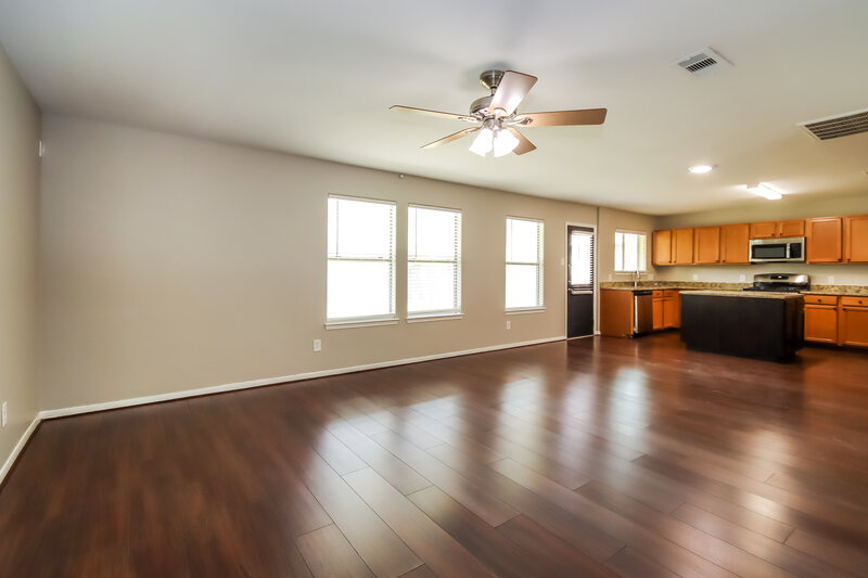 2,455/Mo, 4601 Clemwood Ln Kingwood, TX 77345 Living Room View 2