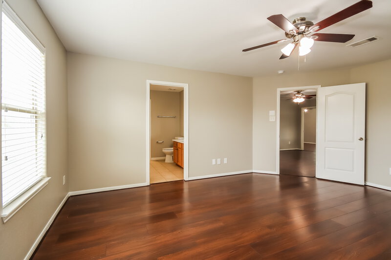 2,455/Mo, 4601 Clemwood Ln Kingwood, TX 77345 Main Bedroom View 2