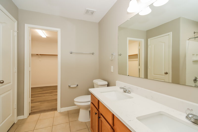 2,455/Mo, 4601 Clemwood Ln Kingwood, TX 77345 Main Bathroom View
