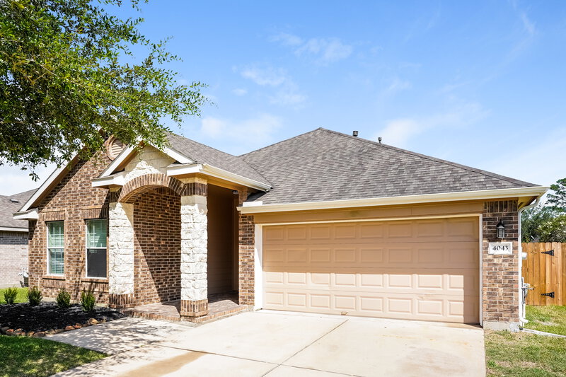 2,595/Mo, 4043 Basswood Dr Dickinson, TX 77539 Front View