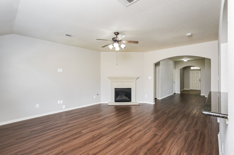 2,595/Mo, 4043 Basswood Dr Dickinson, TX 77539 Living Room View