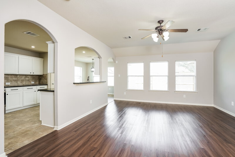 2,595/Mo, 4043 Basswood Dr Dickinson, TX 77539 Living Room View 2