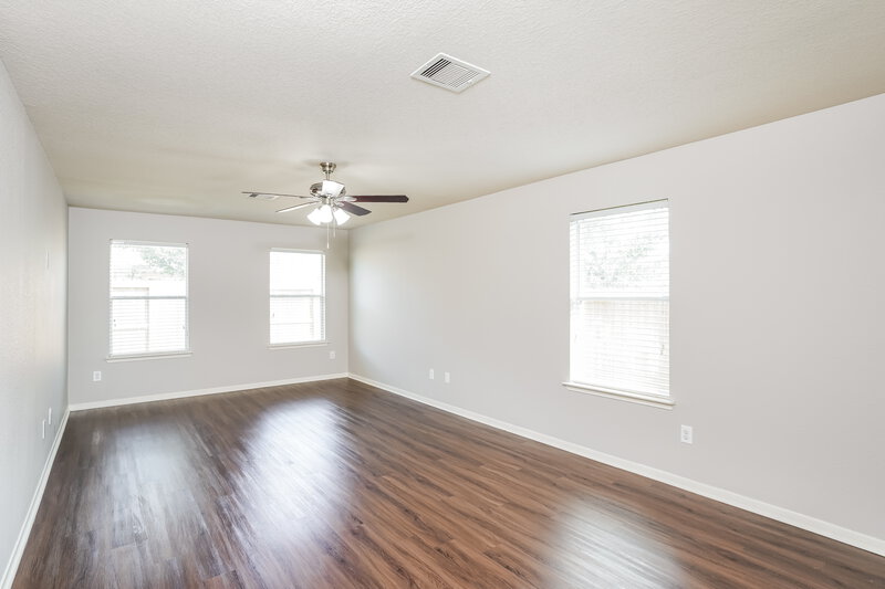 2,595/Mo, 4043 Basswood Dr Dickinson, TX 77539 Main Bedroom View