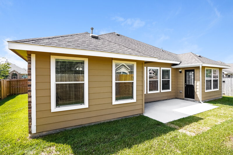 2,595/Mo, 4043 Basswood Dr Dickinson, TX 77539 Rear View 2