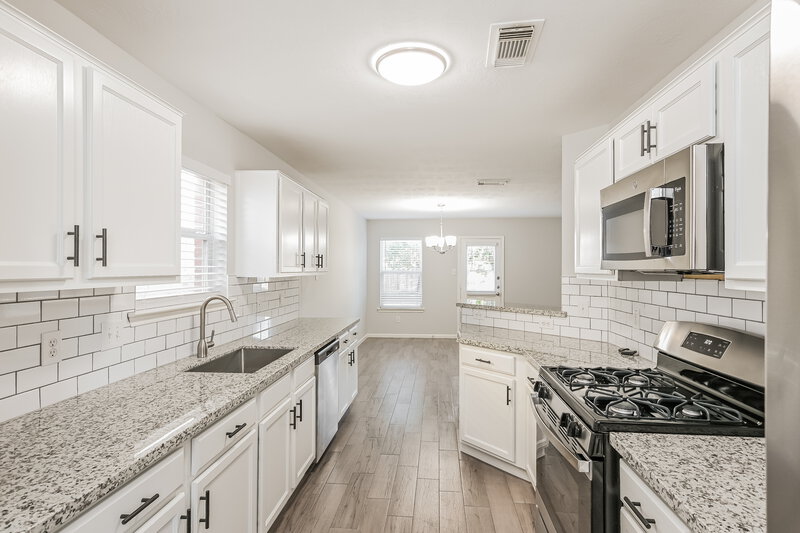 2,430/Mo, 19211 Dillsbury Ct Katy, TX 77449 Kitchen View 2