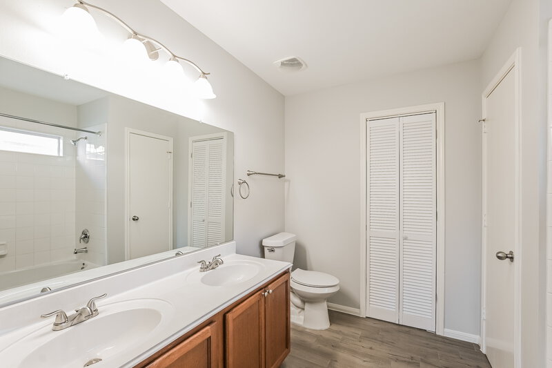 2,430/Mo, 19211 Dillsbury Ct Katy, TX 77449 Bathroom View