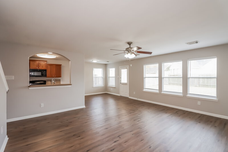 2,500/Mo, 7926 Summerdale Dr Rosenberg, TX 77469 Living Room View 2