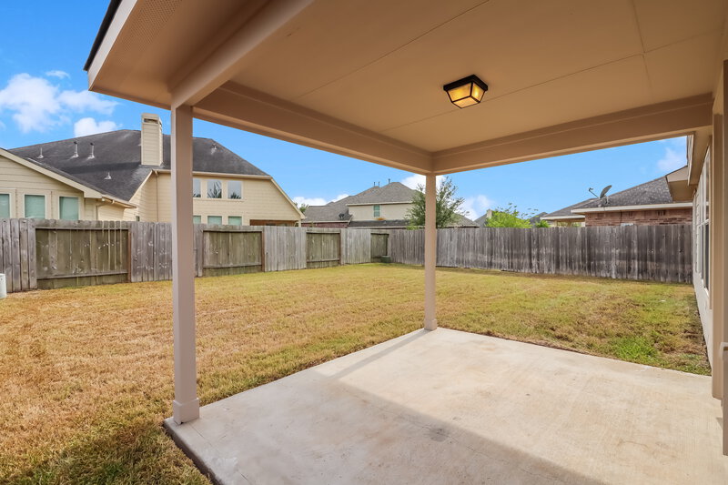 2,500/Mo, 7926 Summerdale Dr Rosenberg, TX 77469 Rear View