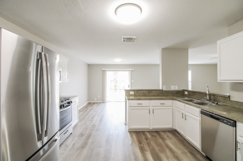 0/Mo, 20135 Baron Brook Dr Cypress, TX 77433 Kitchen View