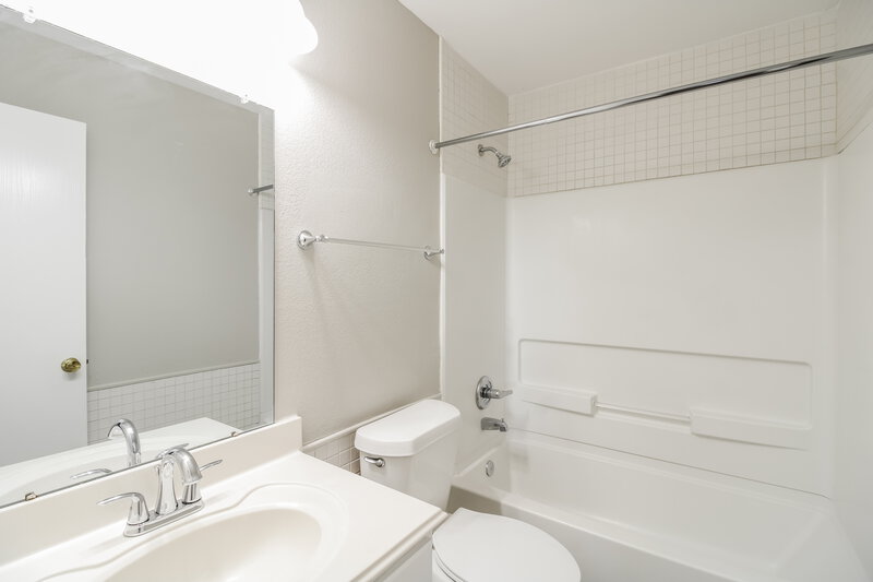 0/Mo, 20135 Baron Brook Dr Cypress, TX 77433 Bathroom View