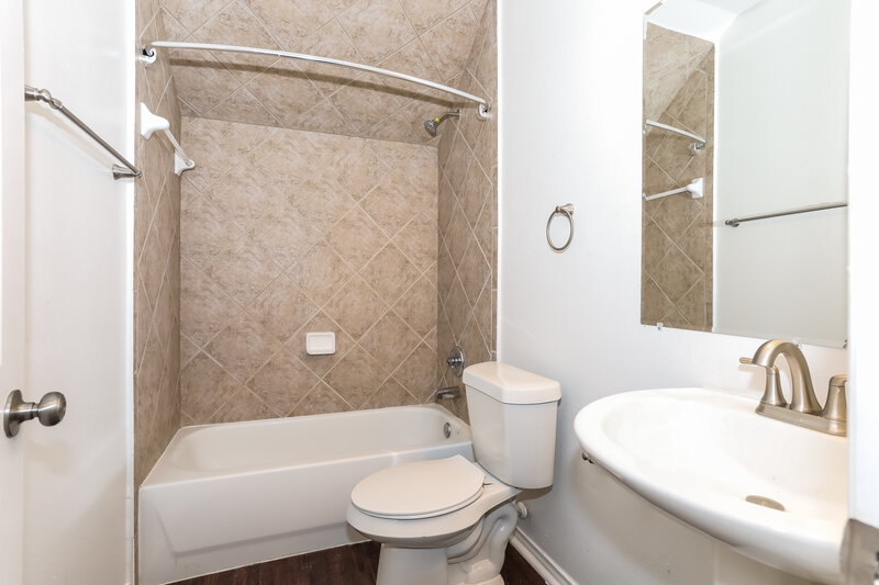 2,730/Mo, 32506 Jan Ln Pinehurst, TX 77362 Bathroom View