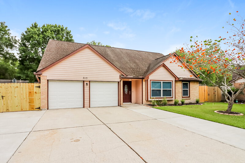 2,585/Mo, 317 Thistlewood Ct League City, TX 77573 Front View