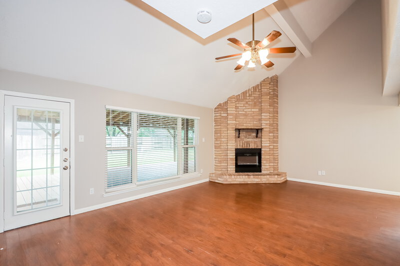 2,585/Mo, 317 Thistlewood Ct League City, TX 77573 Living Room View