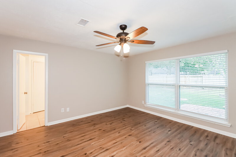 2,585/Mo, 317 Thistlewood Ct League City, TX 77573 Main Bedroom View