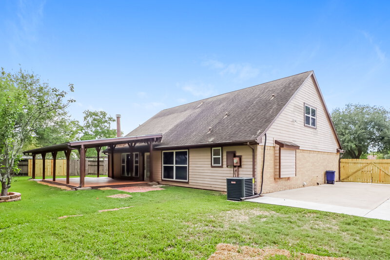 2,585/Mo, 317 Thistlewood Ct League City, TX 77573 Rear View