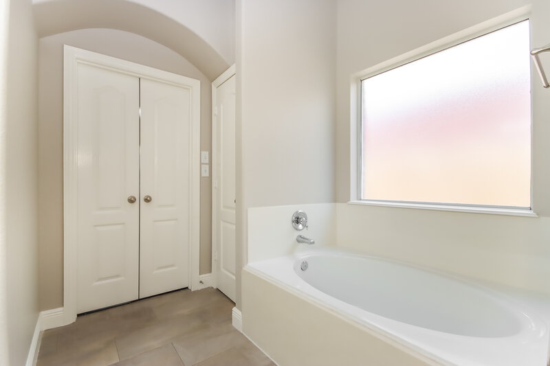 2,095/Mo, 21620 Hackamore Ct Porter, TX 77365 Main Bathroom View