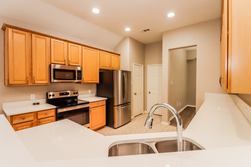 2,075/Mo, 2014 Spreading Bough Ln Richmond, TX 77406 Kitchen View