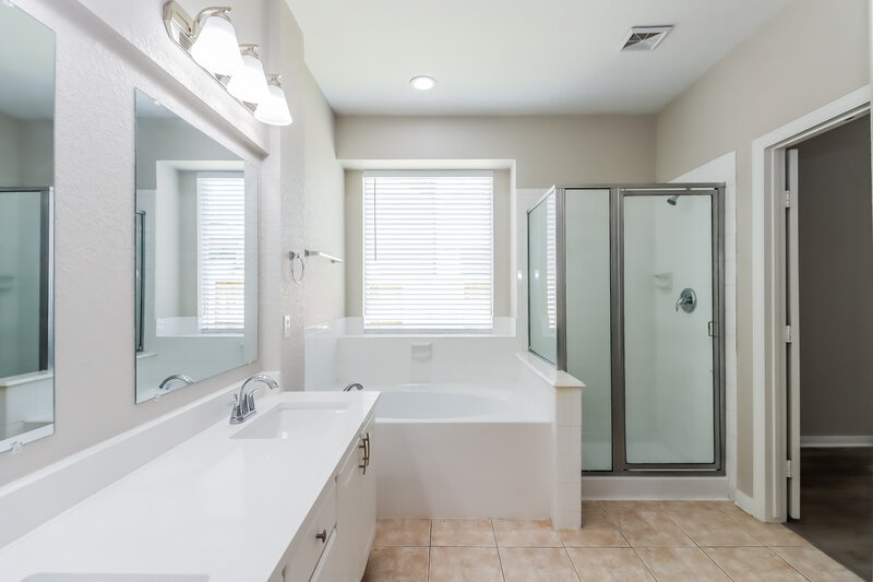 2,075/Mo, 2014 Spreading Bough Ln Richmond, TX 77406 Main Bathroom View