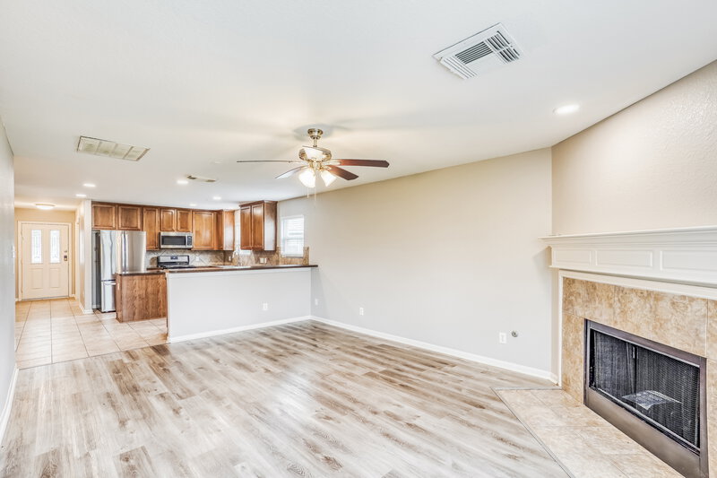 1,995/Mo, 4703 Montclair Hill Ln Fresno, TX 77545 Living Room View 2