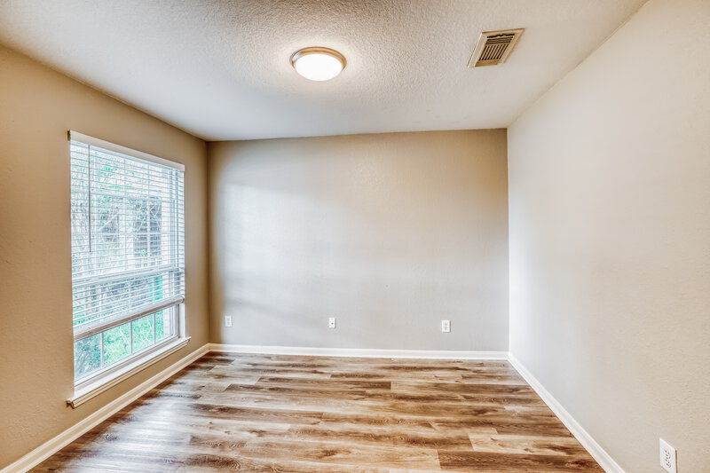 1,995/Mo, 4703 Montclair Hill Ln Fresno, TX 77545 Dining Room View