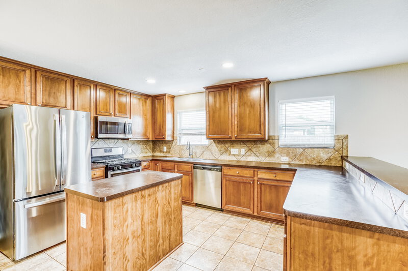 1,995/Mo, 4703 Montclair Hill Ln Fresno, TX 77545 Kitchen View 3