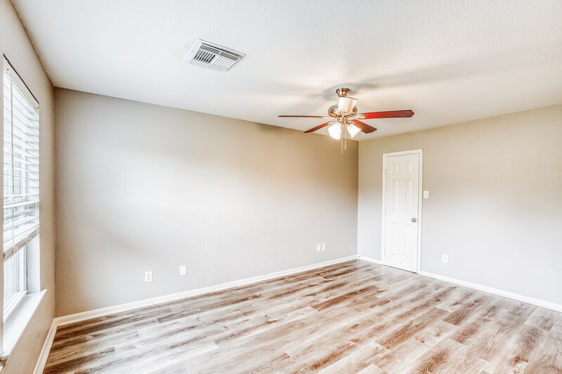 1,995/Mo, 4703 Montclair Hill Ln Fresno, TX 77545 Main Bedroom View 2