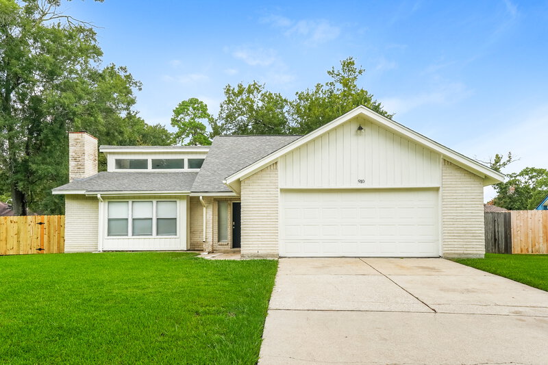 1,905/Mo, 910 Companion Dr Crosby, TX 77532 Front View