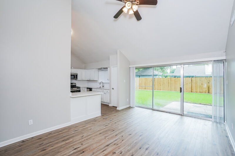1,905/Mo, 910 Companion Dr Crosby, TX 77532 Living Room View