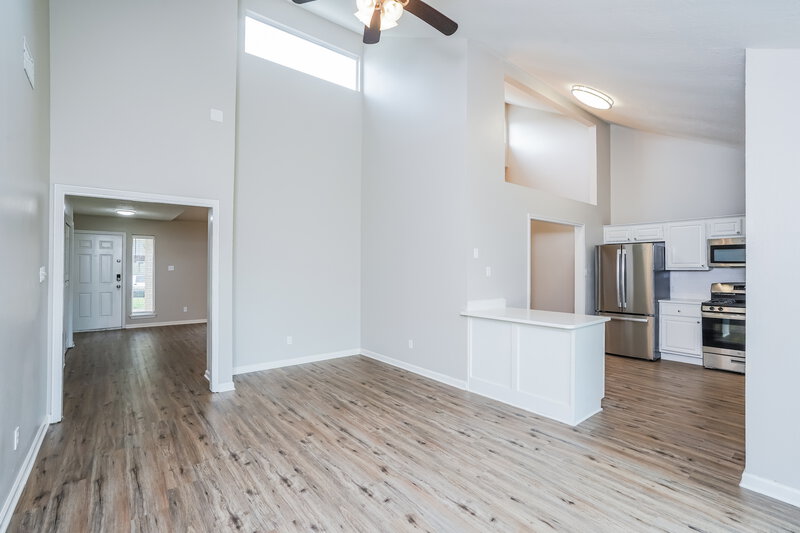 1,905/Mo, 910 Companion Dr Crosby, TX 77532 Living Room View 2