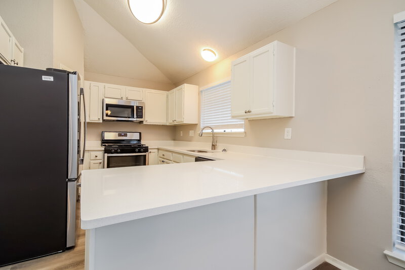 1,845/Mo, 5014 Meadow Crest St La Porte, TX 77571 Kitchen View