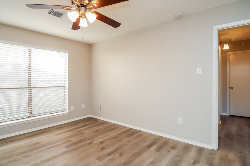 1,845/Mo, 5014 Meadow Crest St La Porte, TX 77571 Bedroom View