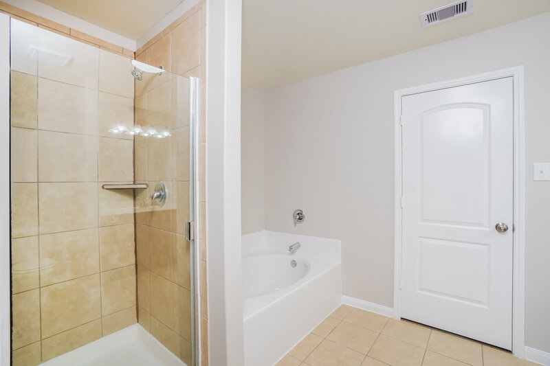 1,900/Mo, 5155 Cottage Creek Ln Rosenberg, TX 77469 Main Bathroom View