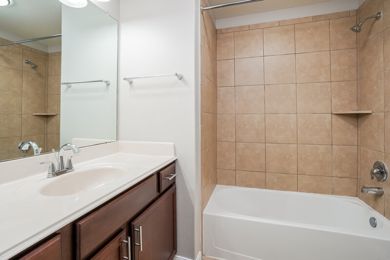 1,900/Mo, 5155 Cottage Creek Ln Rosenberg, TX 77469 Bathroom View