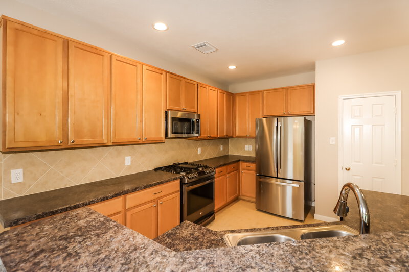 2,200/Mo, 8506 Planters Moon Ln Richmond, TX 77407 Kitchen View