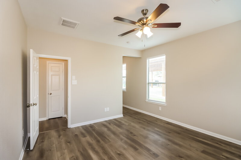 2,200/Mo, 8506 Planters Moon Ln Richmond, TX 77407 Main Bedroom View 2