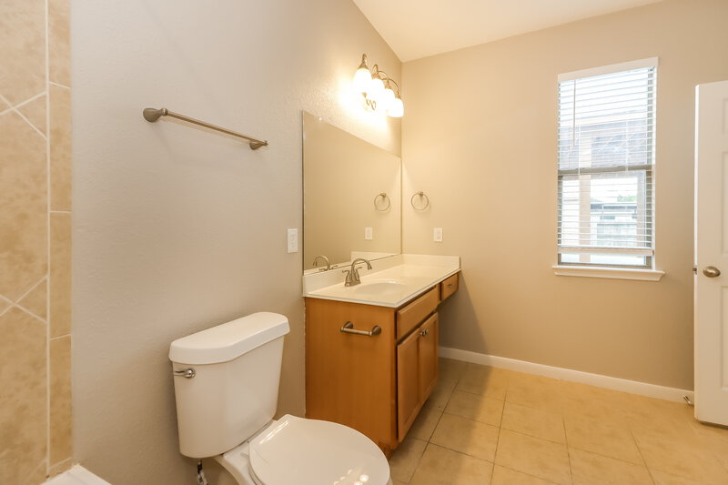 2,200/Mo, 8506 Planters Moon Ln Richmond, TX 77407 Main Bathroom View