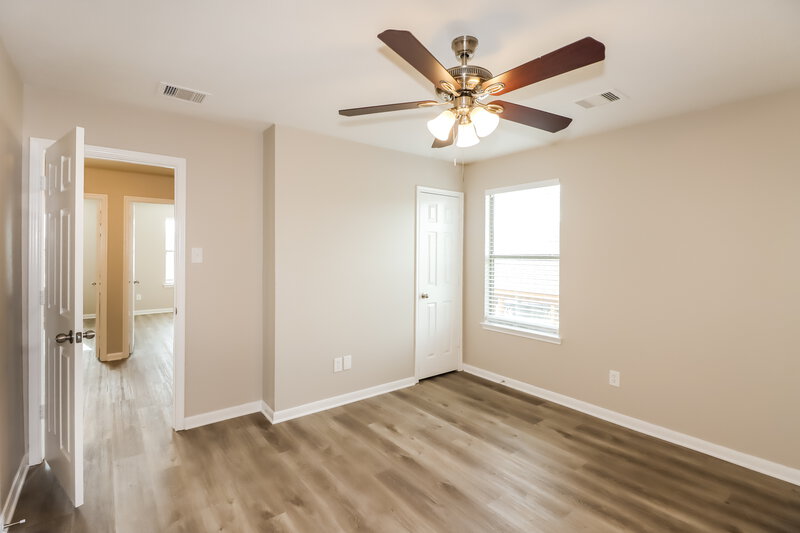 2,200/Mo, 8506 Planters Moon Ln Richmond, TX 77407 Bedroom View 3