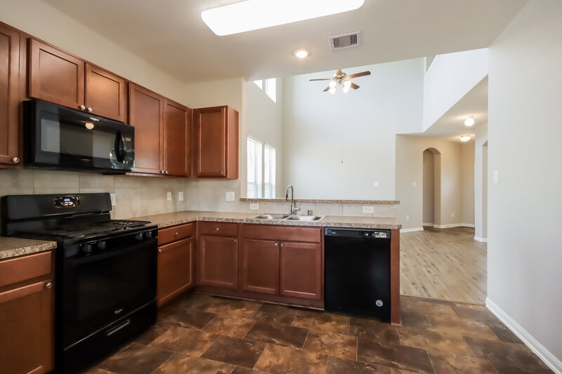 1,860/Mo, 3614 Karissa Rd Conroe, TX 77306 Kitchen View 2