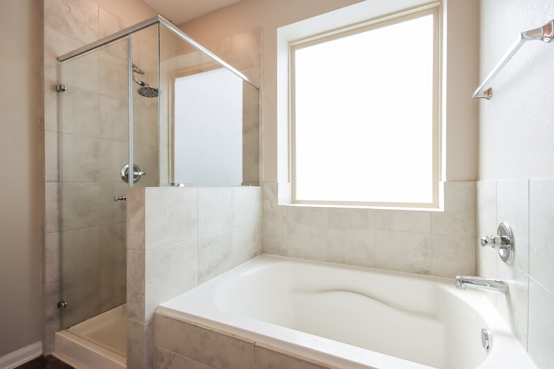 1,860/Mo, 3614 Karissa Rd Conroe, TX 77306 Main Bathroom View