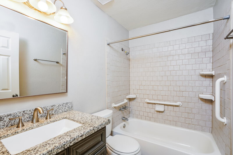 2,690/Mo, 5211 Kristen Ct Spring, TX 77373 Bathroom View