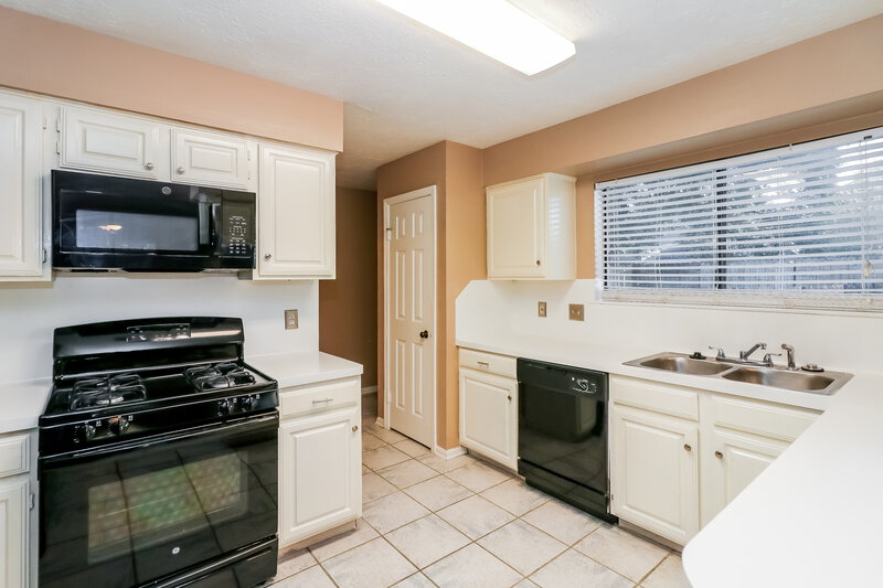 3,220/Mo, 16214 Hickory Point Rd Houston, TX 77095 Kitchen View 2