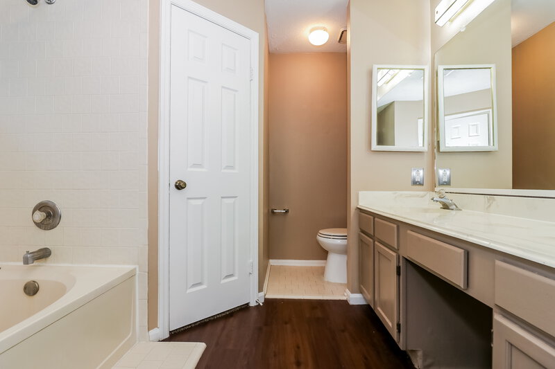 3,220/Mo, 16214 Hickory Point Rd Houston, TX 77095 Main Bathroom View