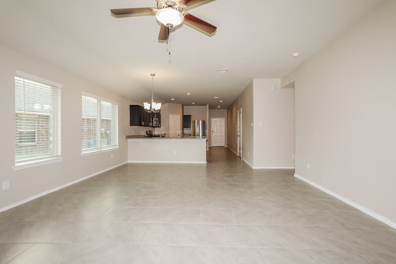 2,315/Mo, 23906 Paper Birch Ct Tomball, TX 77375 Living Room View 2