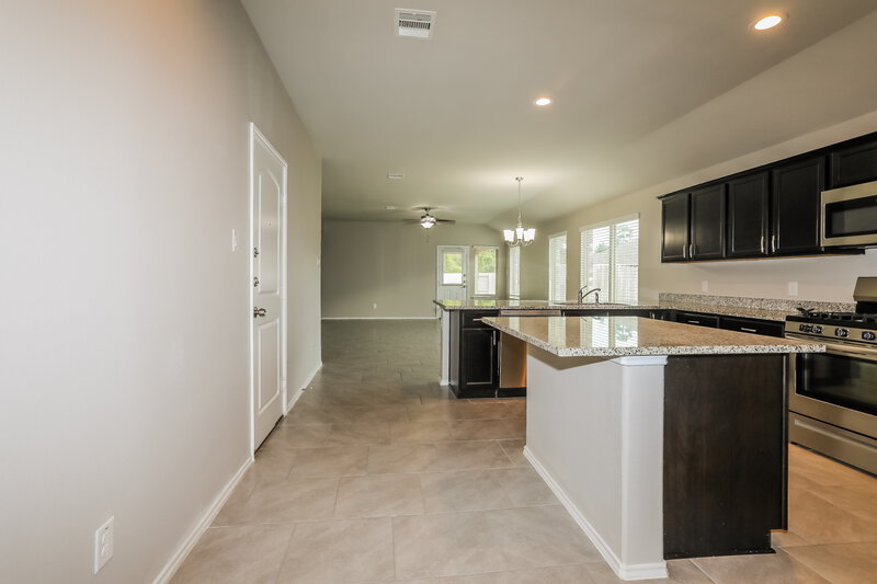 2,315/Mo, 23906 Paper Birch Ct Tomball, TX 77375 Kitchen View