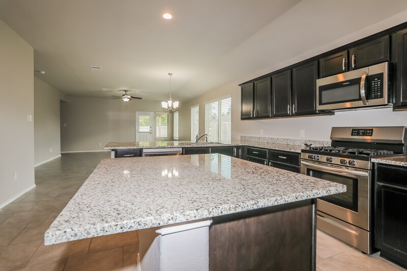 2,315/Mo, 23906 Paper Birch Ct Tomball, TX 77375 Kitchen View 2